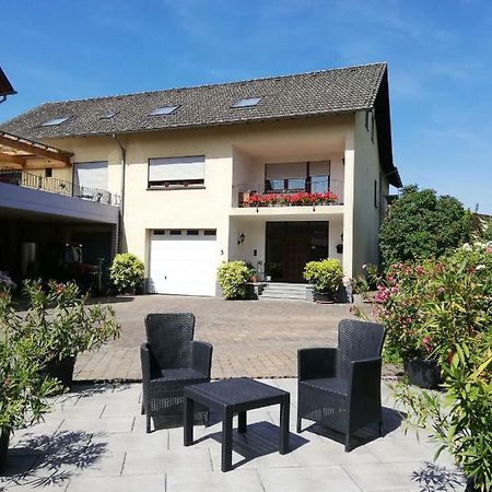 Wein-Und Gaestehaus Alfons Bollig Trittenheim Esterno foto