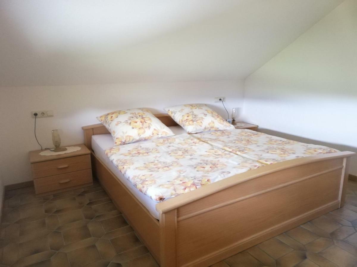 Wein-Und Gaestehaus Alfons Bollig Trittenheim Esterno foto